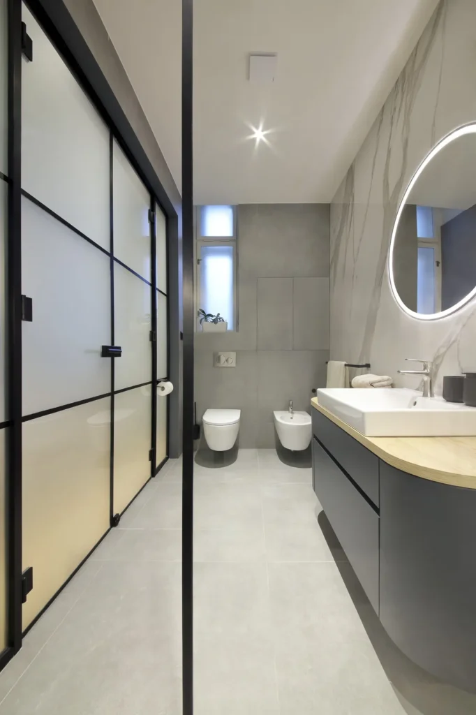 Rekonstrukce luxusní koupelny v historickém bytě/ Interiérový designer Praha a okolí Olina Puchalová