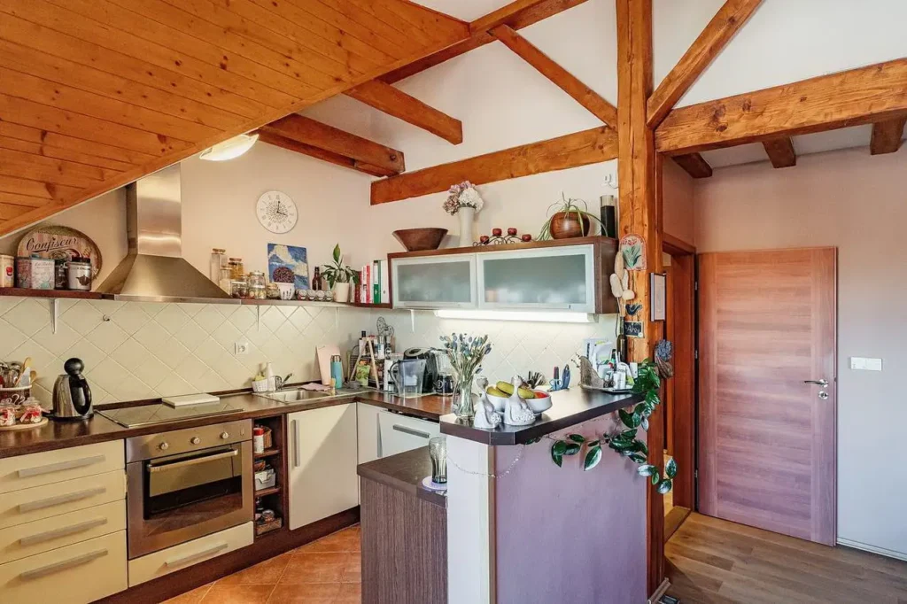 Co znamená pracovní trojúhelník v kuchyni a proč je důležitý?/ Interiérový design Praha a Středočeský kraj Olina Puchalová